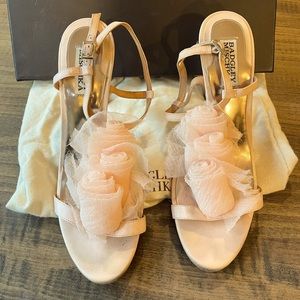 Badgley Mischka Size 8 Cissy T Strap Sandal ~ Light Peach/Pink(Blush)